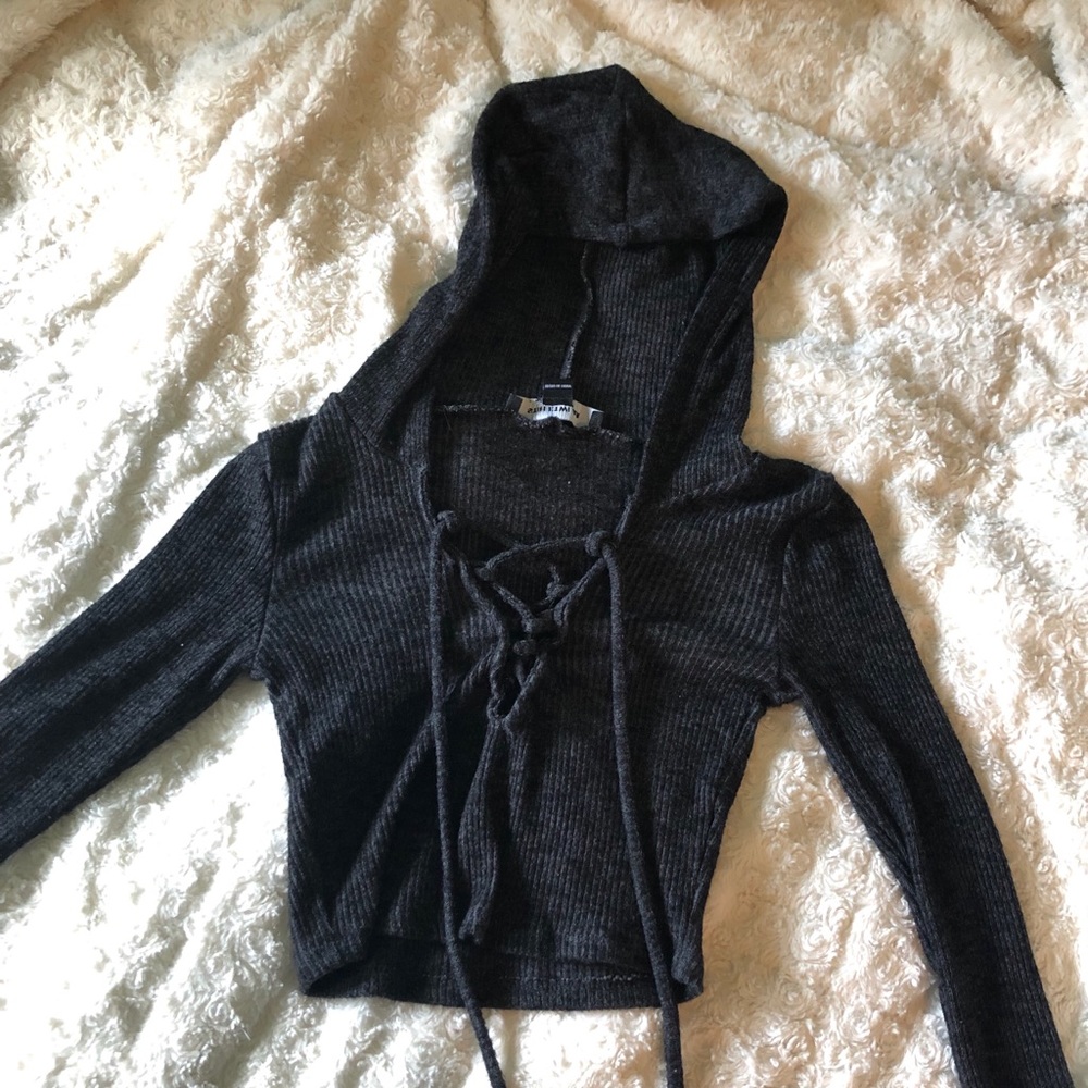 Cropped knit hoodie with crisscross ties